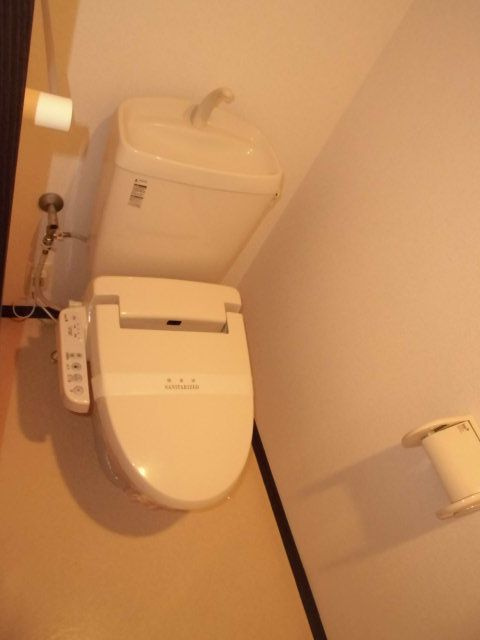 カーサグランデのトイレ|前回募集時の写真です。現況優先