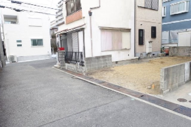 神戸市垂水区星が丘３丁目　土地の前面道路含む現地写真