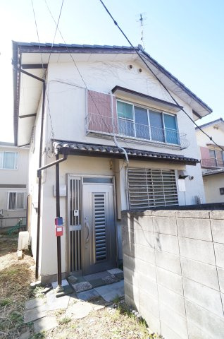 愛戸町貸家