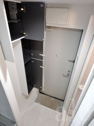 One CUBE夏目坂の玄関
