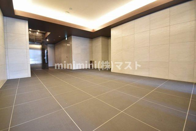 コンフォリア西天満のロビー