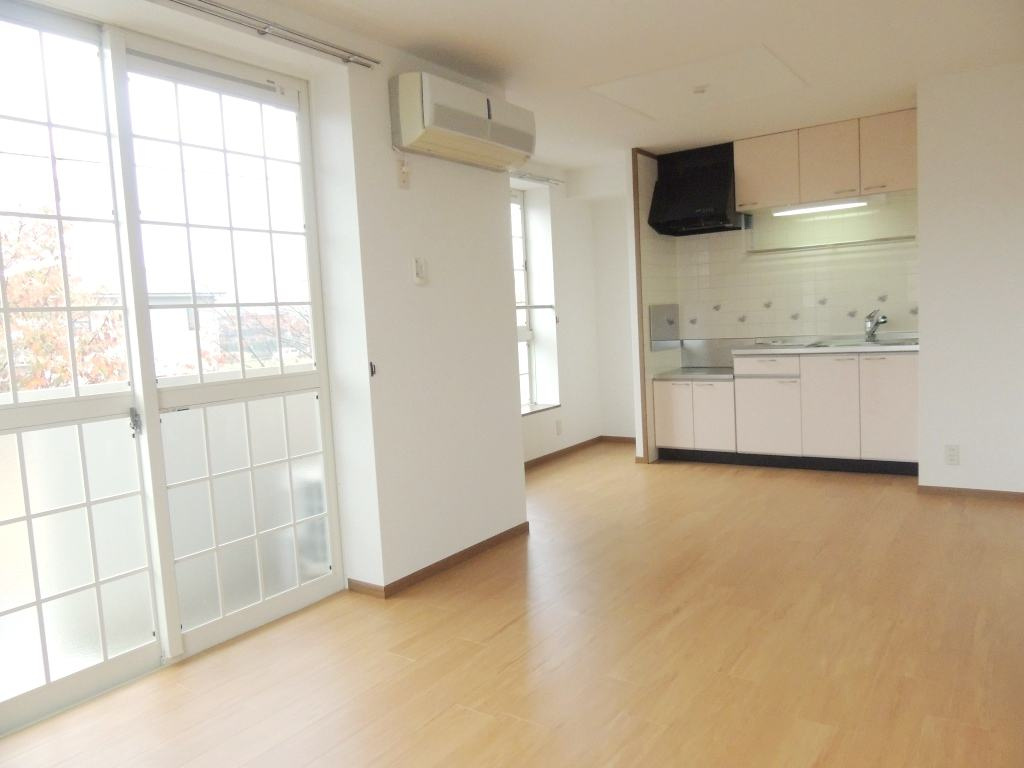 クレセールおおつ野Ａの居間・リビング|居室・リビング