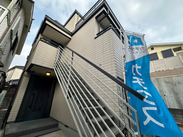 明石市大久保町大久保町　中古戸建　の外観|●年中無休：見学時間9:00～20:00・当日予約可●土地約49坪で広々。前面道路も広く駐車し易いです。お車は2台駐車可能です。