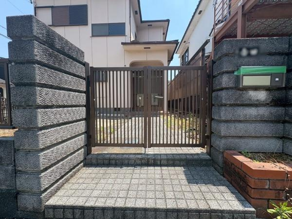 和歌山市田尻　中古戸建の玄関