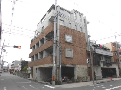 【外観】 | ティアラ小松 | レンガ調のお洒落な外観です