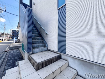 【エントランス】 | シルバーコート大曽根 | 落ち着いたエントランスです