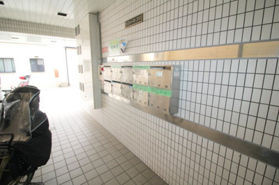 【エントランス】 | ラフィーネフジ豊中