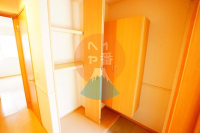 【その他】 | WIT小田原 | 玄関収納です　※参考写真です