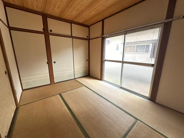 国分町借家の和室|柔らかい畳が心地よい和室