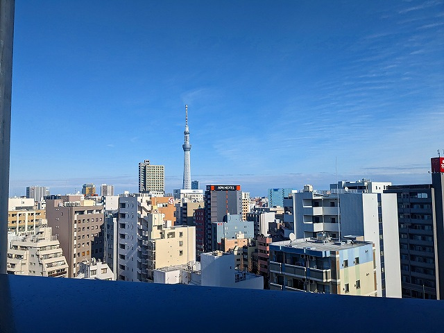 Urbanex KURAMAE RESIDENCEの展望|14Fバルコニー、上層階はバルコニーからスカイツリー、隅田川花火見えます