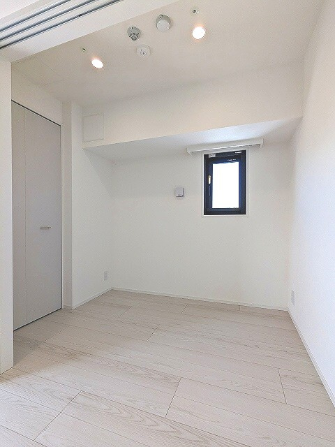 Urbanex KURAMAE RESIDENCEの設備|3帖洋室、インターネット無料、エアコンダウンライト付き