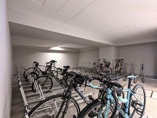 Urbanex KURAMAE RESIDENCEの設備|自転車置場です