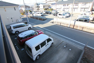 【駐車場】