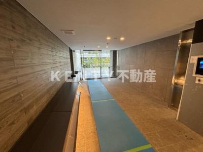 【ロビー】 | Ｊ．ＧＲＡＮ　Ｃｏｕｒｔ　品川西大井ＥＡＳＴ | 落ち着いたロビーです