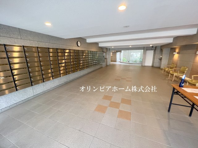 トーカンマンション大島 A棟　新　規　リ　ノベーション済のエントランス