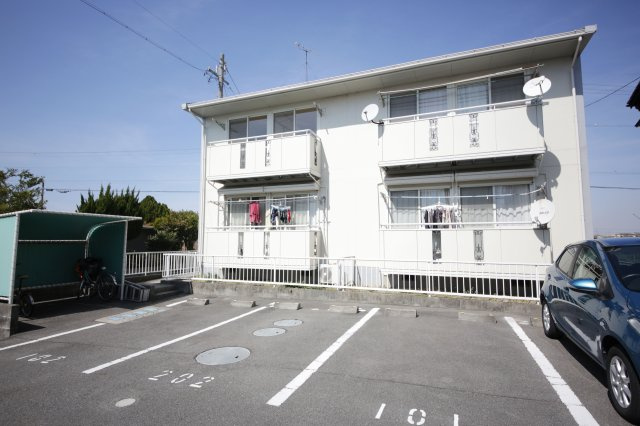 シルクハイツAの駐車場