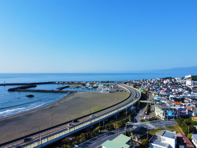 【周辺】 | SEAsaidelifeを楽しむ家 | 大磯海岸まで約3分の立地