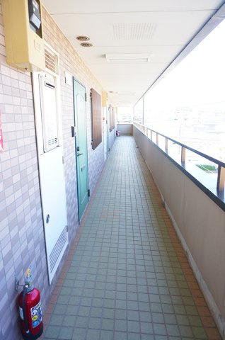 林田マンションのロビー|共用廊下