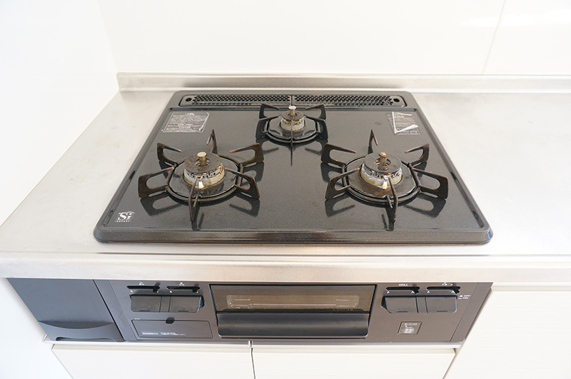 林田マンションのキッチン|3口ガスコンロ