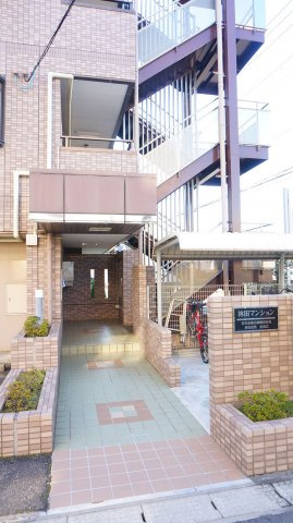 林田マンションのエントランス