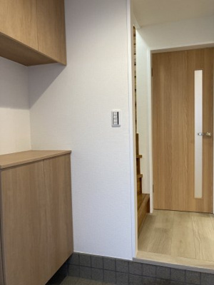 【玄関】 | 台東区池之端2丁目戸建(連棟)