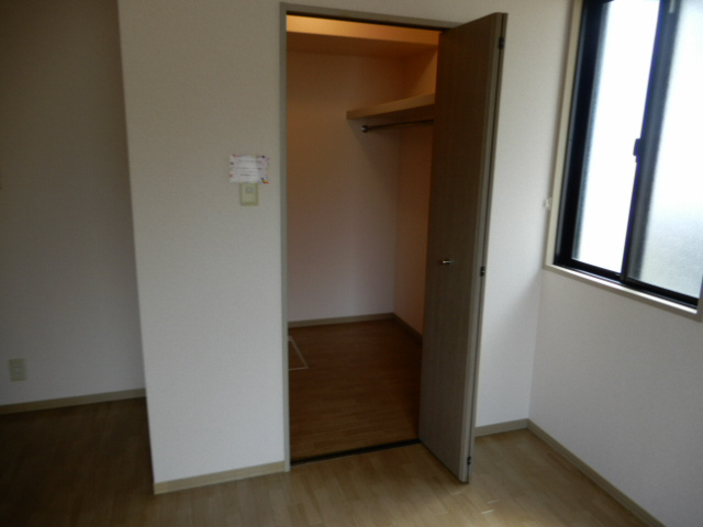 クレールプラザ立花D棟の収納