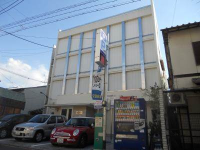 明治館岡崎の駐車場|外観