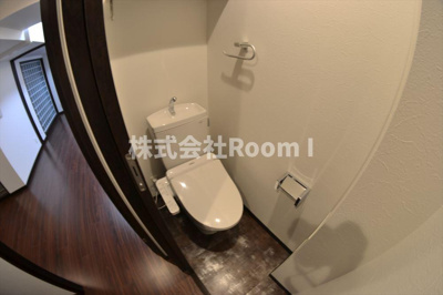 【トイレ】 | プレジオ本町 | 落ち着いた色調のトイレです