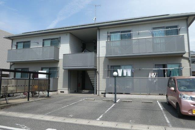 総社市福井のアパートの外観