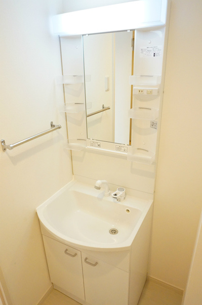 習志野市東習志野４丁目のアパートの独立洗面台