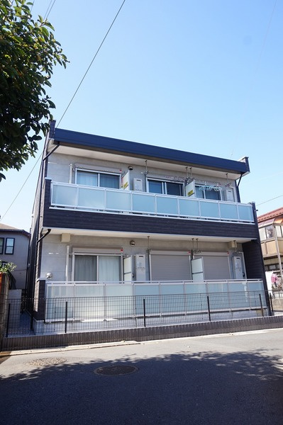 習志野市東習志野４丁目のアパートのエントランス