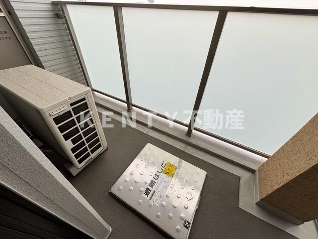 【バルコニー】 | Ｊ．ＧＲＡＮ　Ｃｏｕｒｔ　品川西大井ＥＡＳＴ | 外からの目が気にならないバルコニーで洗濯物が干せます