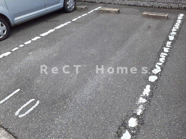 姫路市南条１丁目のアパートの駐車場