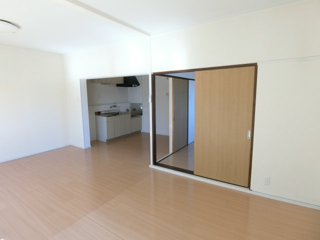 ルグラン嶋津の居間・リビング