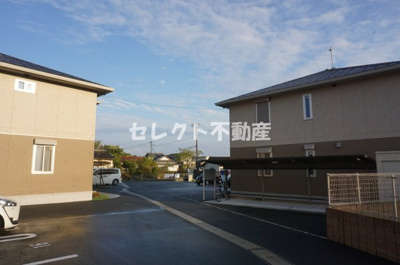 【駐車場】 | Ｄ－ｒｏｏｍハピネス B棟 | 【Ｄ－ｒｏｏｍハピネス B棟】