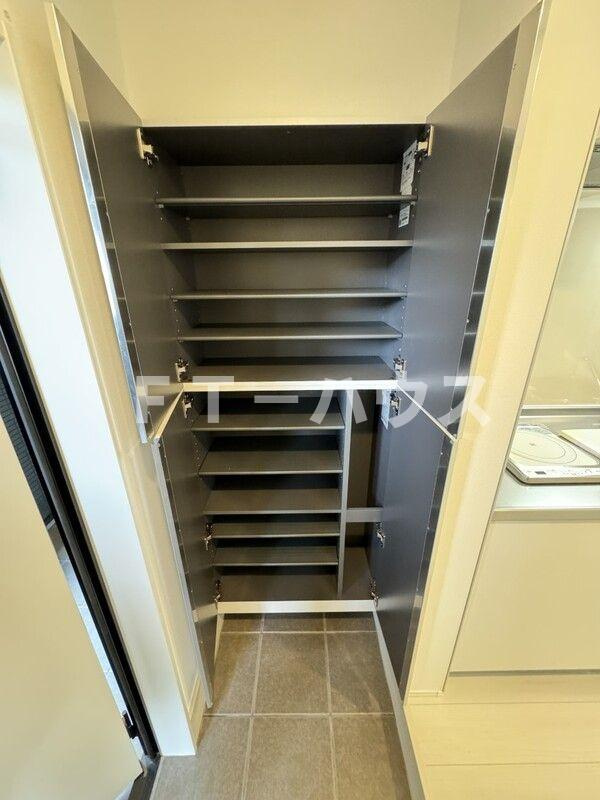 Creed 船橋の玄関