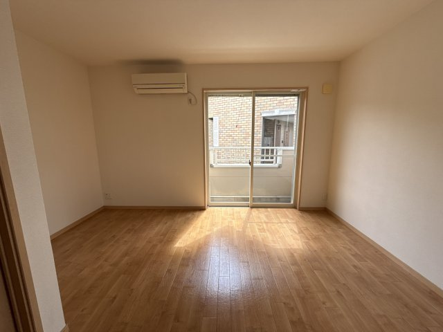 シエナフローラⅡ番館の居間・リビング