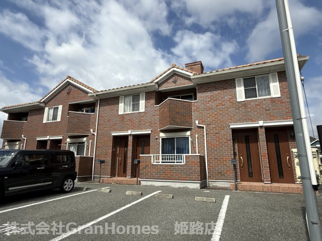 シエナフローラⅡ番館の外観