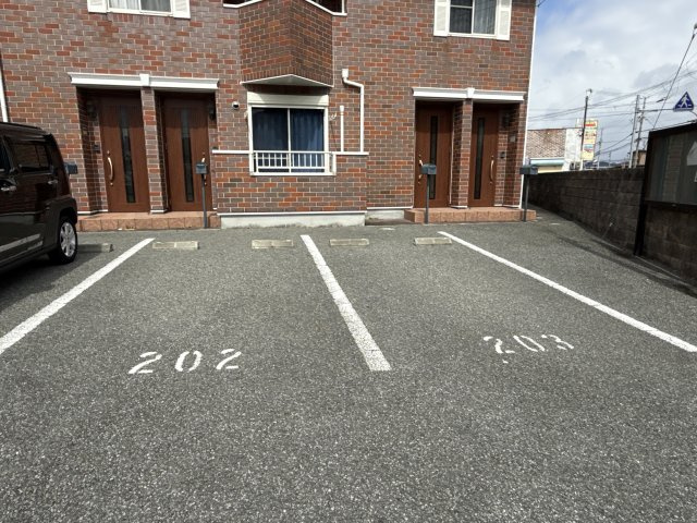 シエナフローラⅡ番館の駐車場