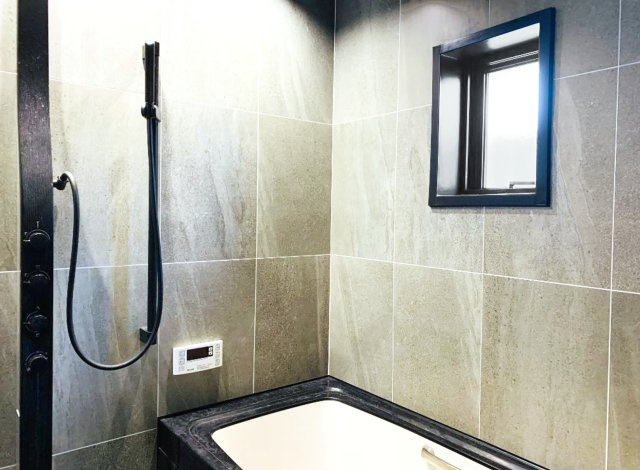 【浴室】 | 伏見区深草下川原町　中古戸建 | 《バスルーム》