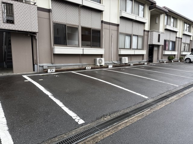 グリーンハイツ田寺の駐車場