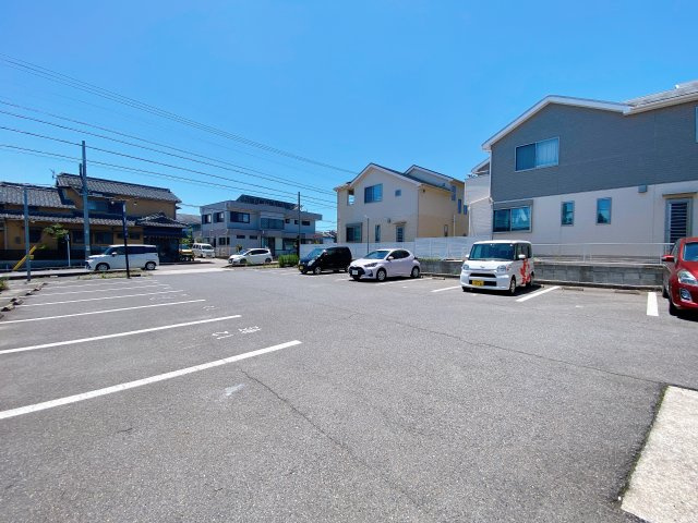 花園ハイツの駐車場