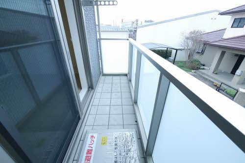 熊本市東区月出８丁目のアパートのバルコニー