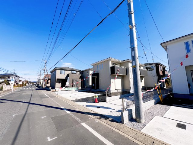太田市飯塚町1期　新築住宅 5号棟の前面道路含む現地写真