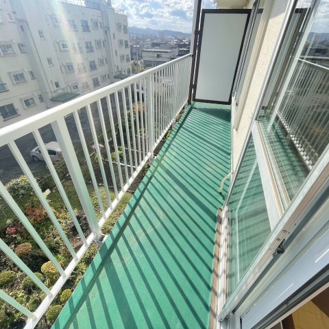 高砂ハイツD棟のバルコニー