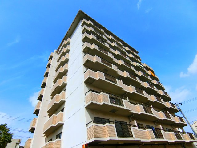 バルカン富田林の外観