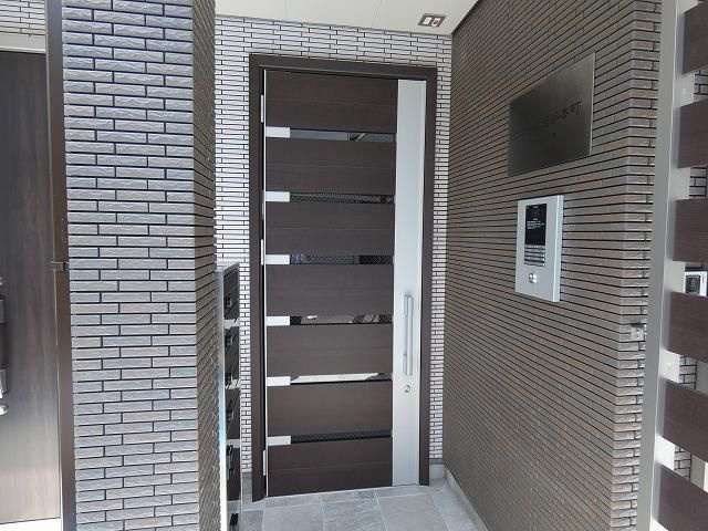 ビューノ渋谷本町のエントランス