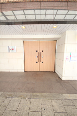 【エントランス】 | グラマシー心斎橋東