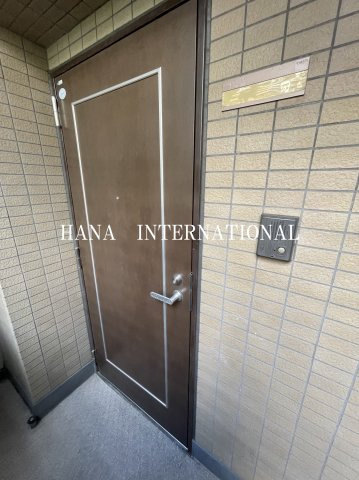 メインステージ西国分寺壱番館の玄関