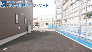 【駐車場】 | カースペースは並列2台×2列の合計4台分